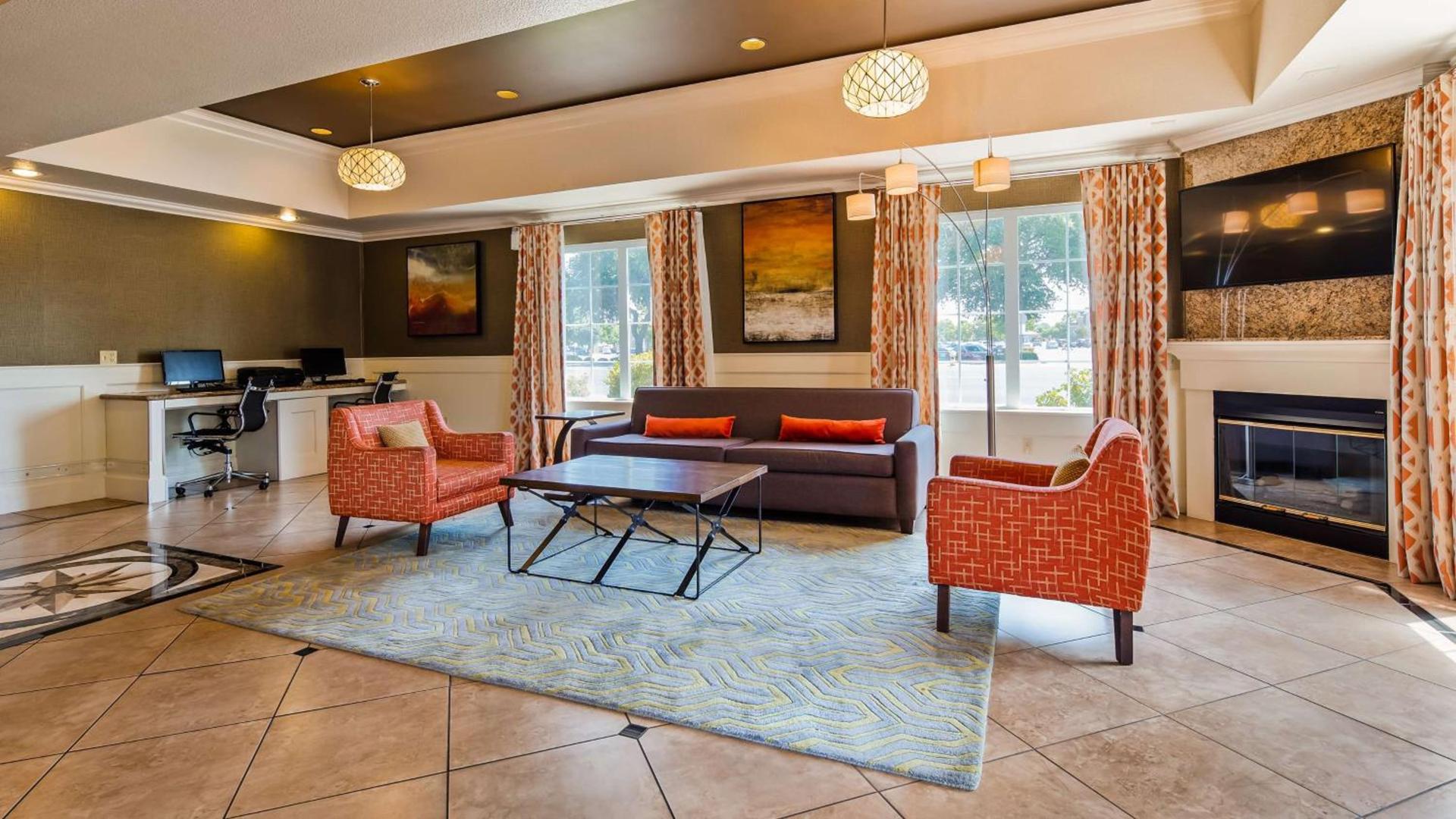 Best Western Plus Rama Inn & Suites photo 2