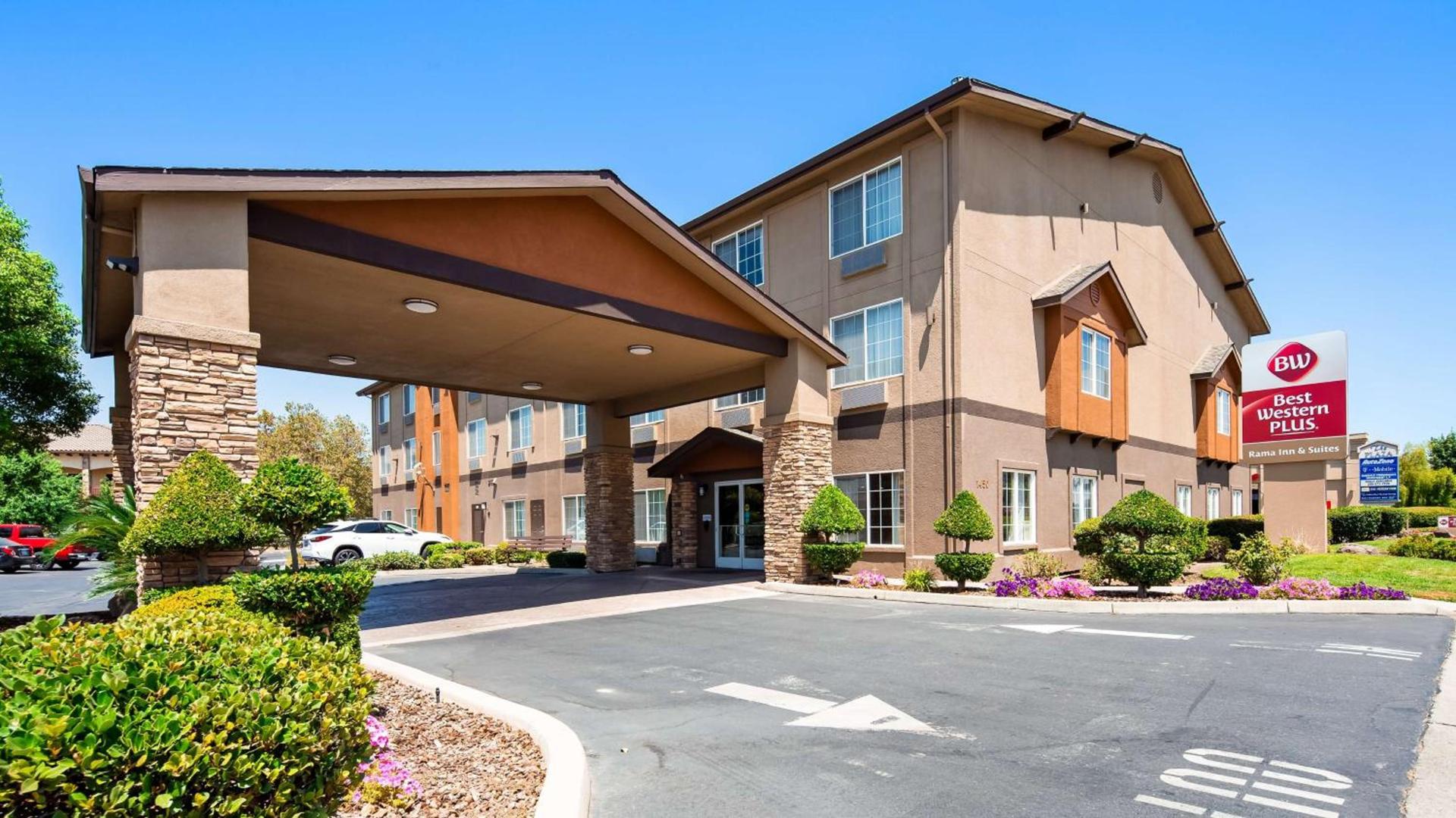 Best Western Plus Rama Inn & Suites photo 10