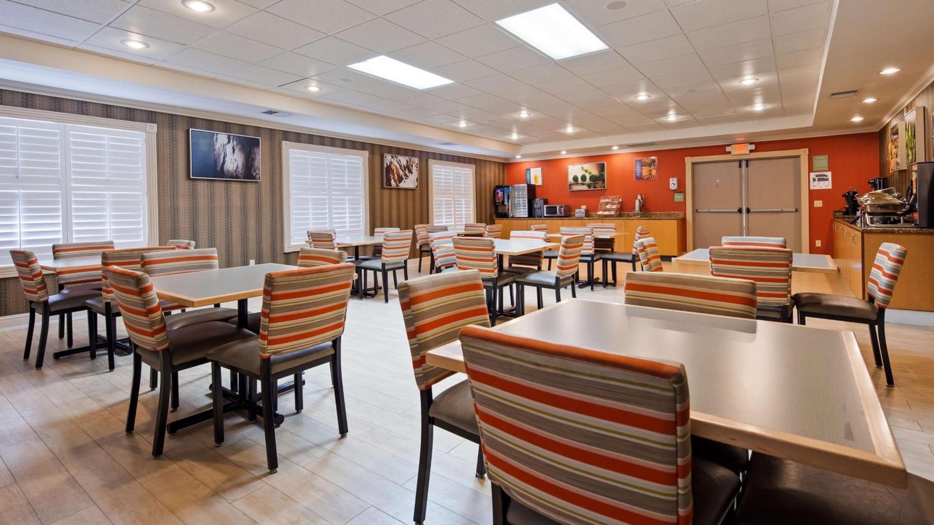 Best Western Plus Rama Inn & Suites photo 3