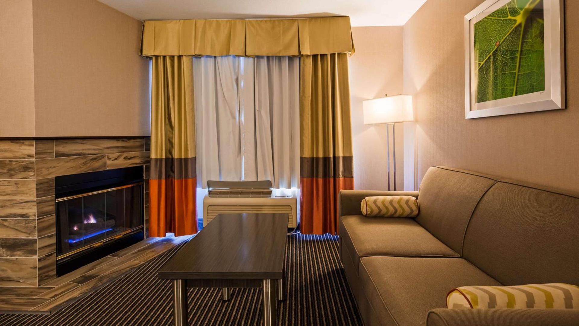 Best Western Plus Rama Inn & Suites photo 15