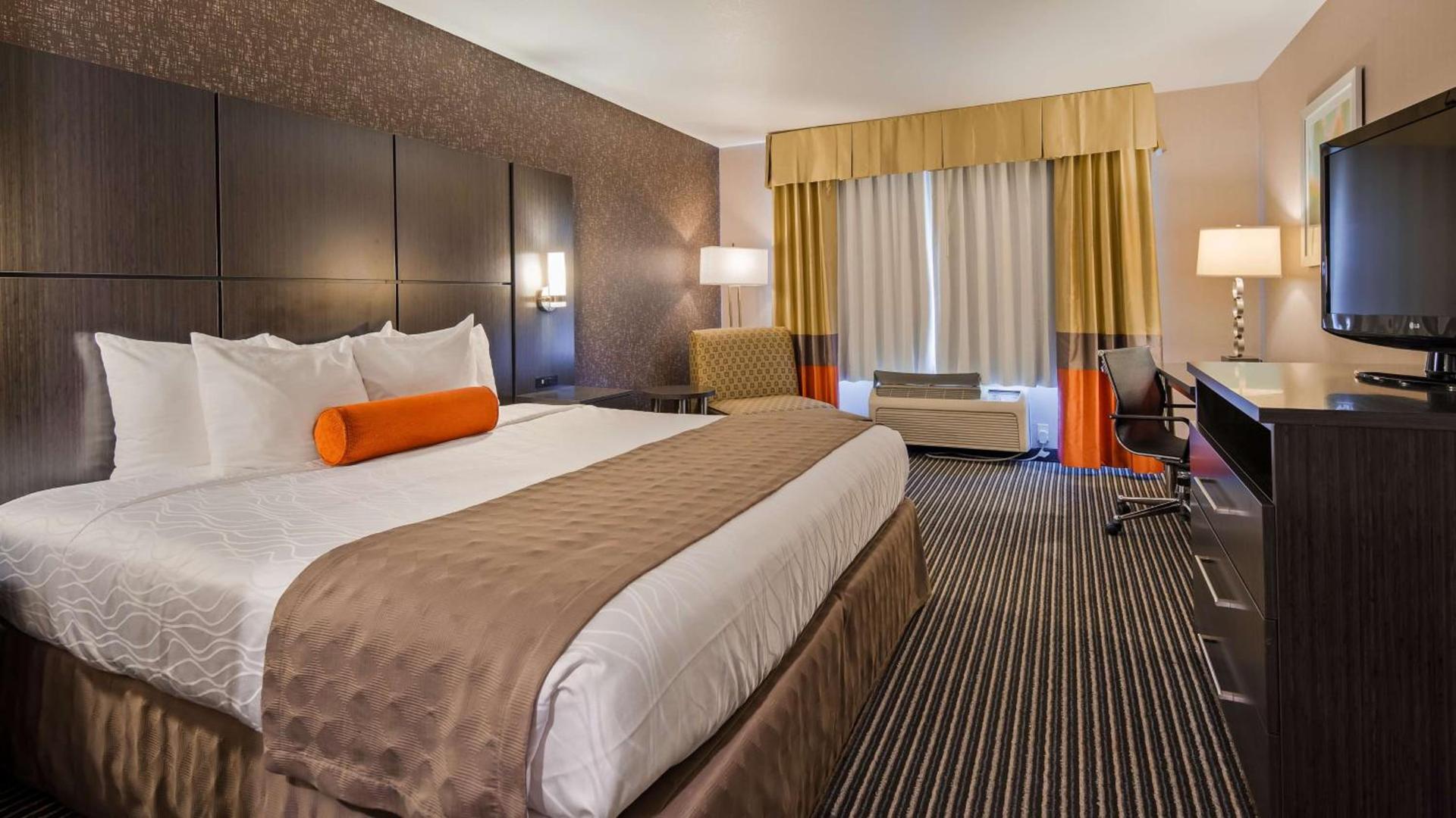 Best Western Plus Rama Inn & Suites photo 19
