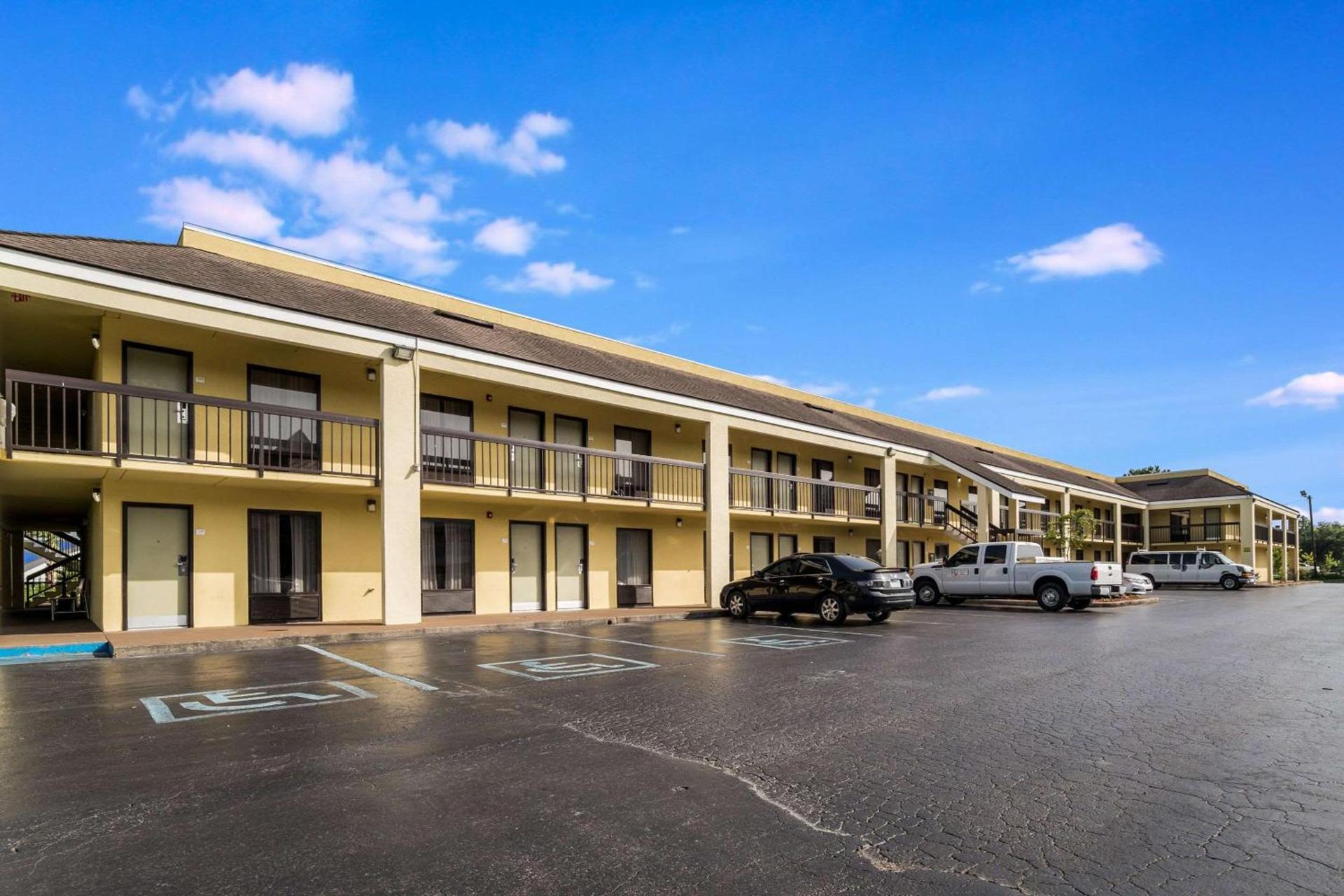 Quality Inn Coliseum photo 44