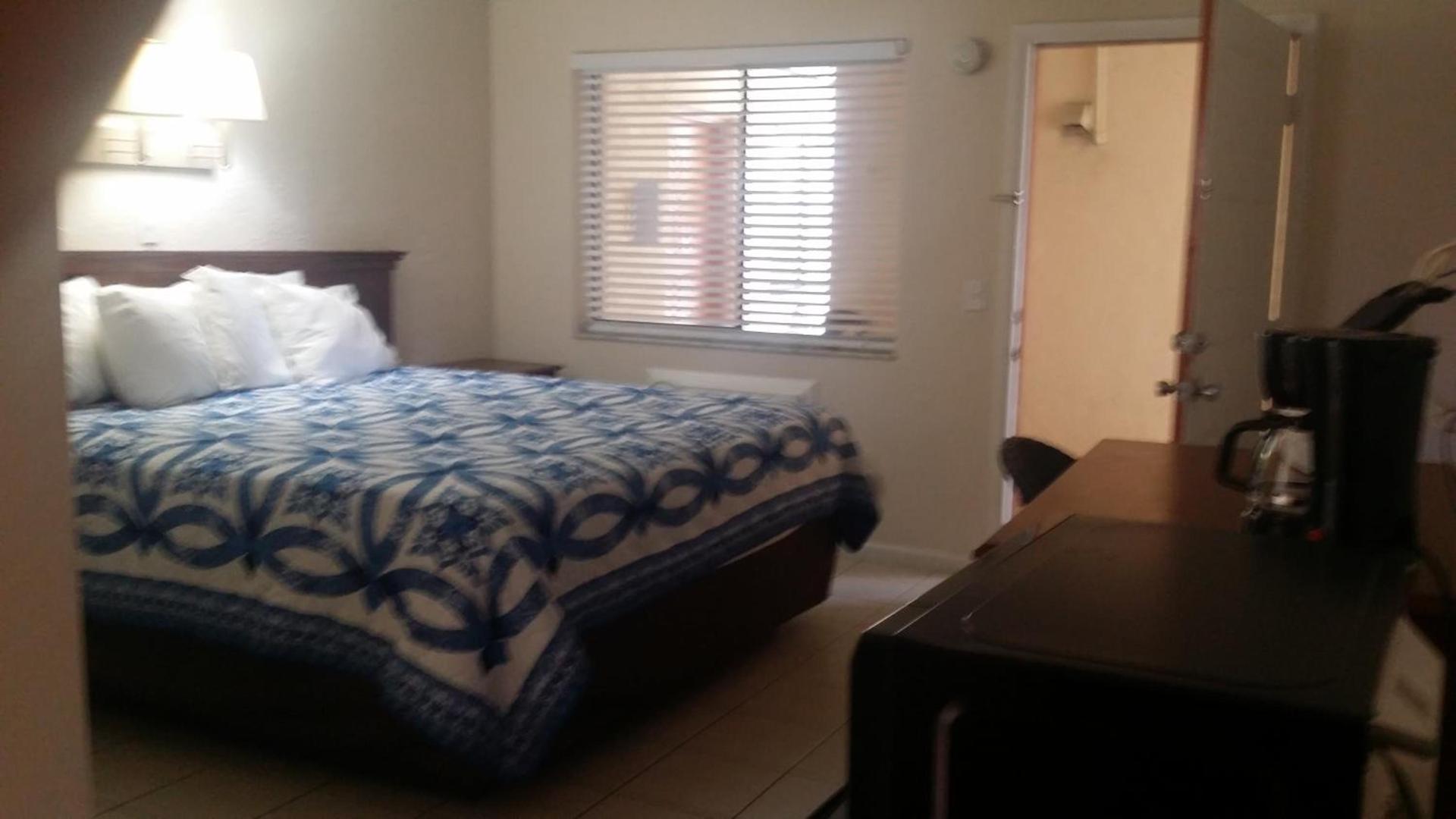 Palm Breeze Hotel photo 23