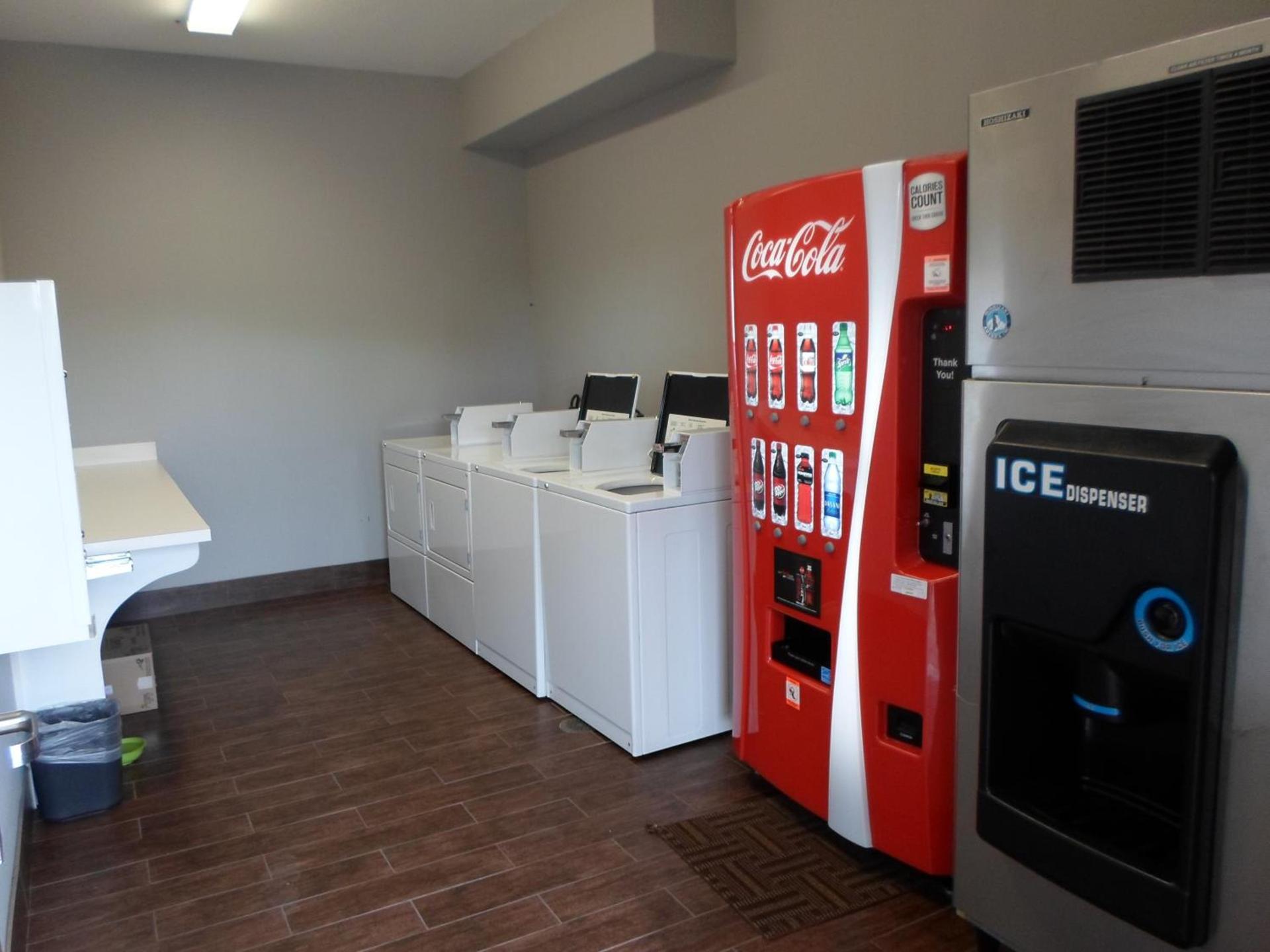 Studio 6-Beeville, TX photo 7