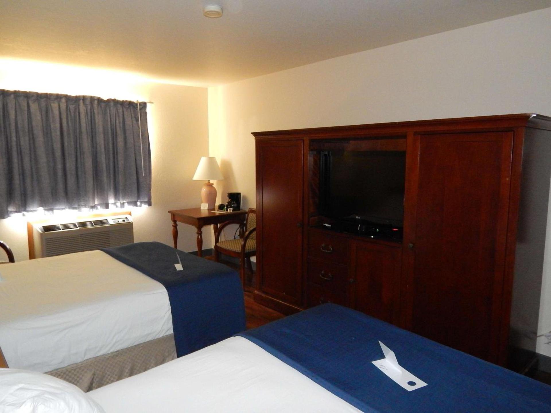 Baymont by Wyndham Sault Ste Marie MI photo 3