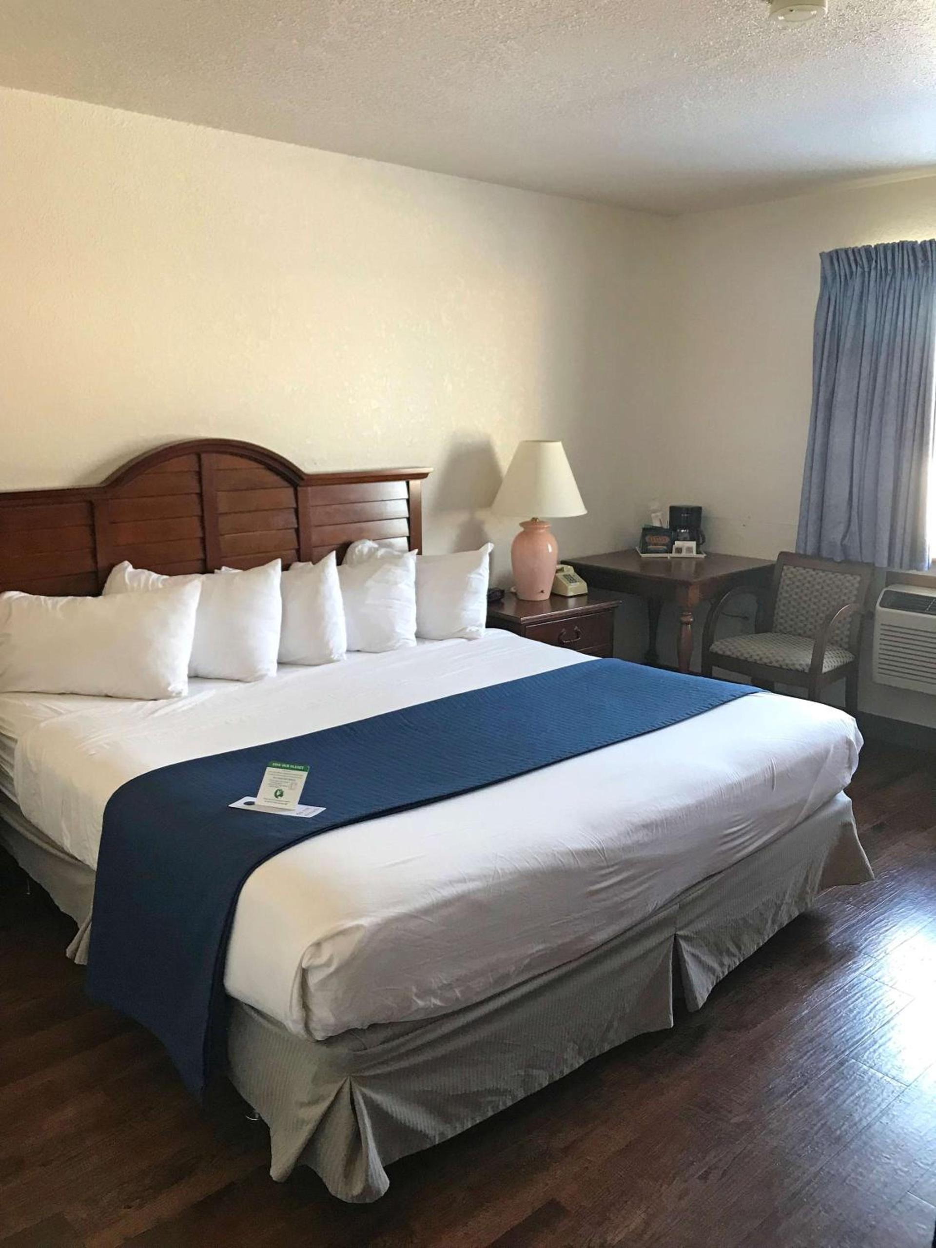 Baymont by Wyndham Sault Ste Marie MI photo 5