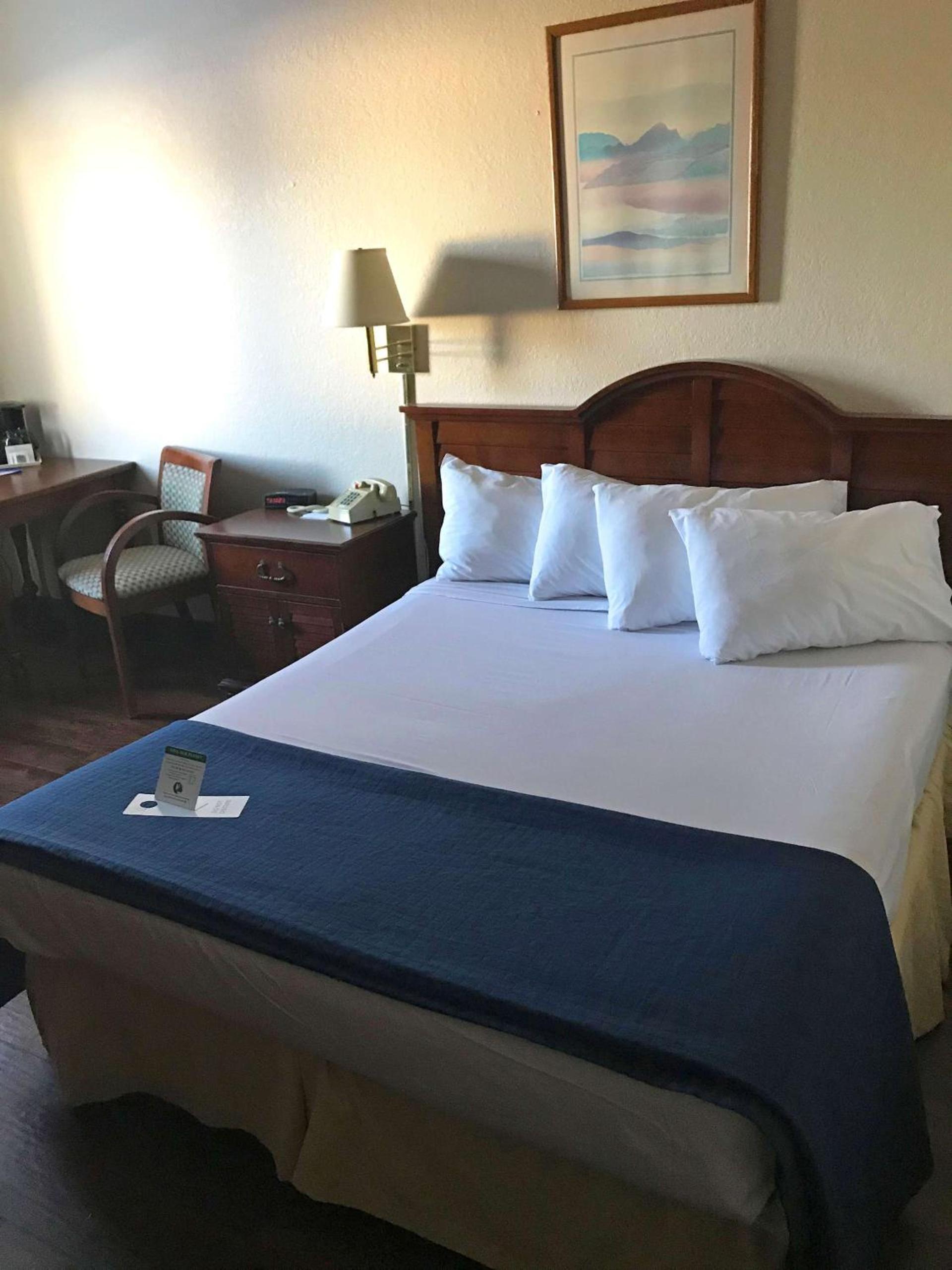 Baymont by Wyndham Sault Ste Marie MI photo 6
