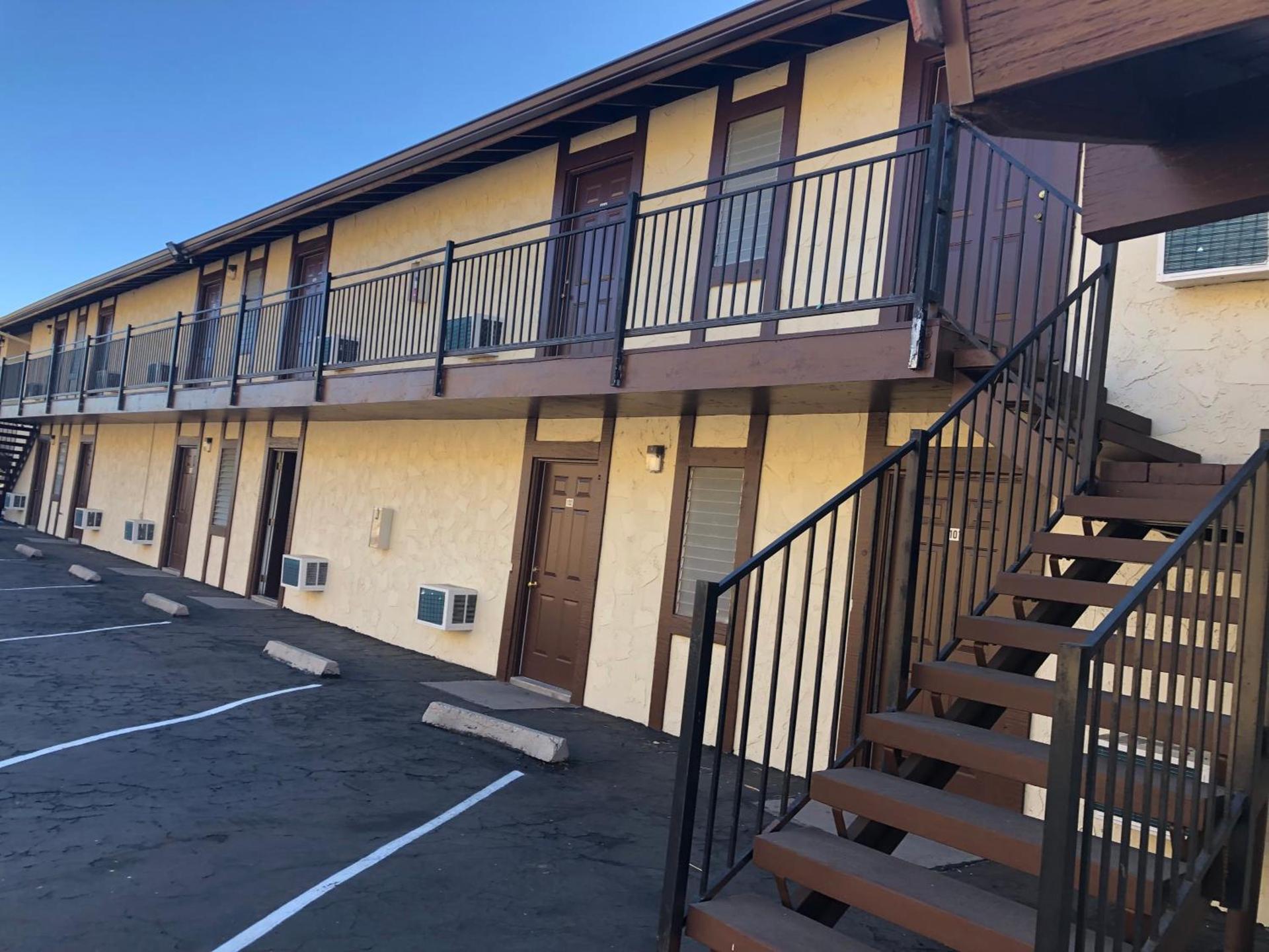 Golden Hills Motel photo 6