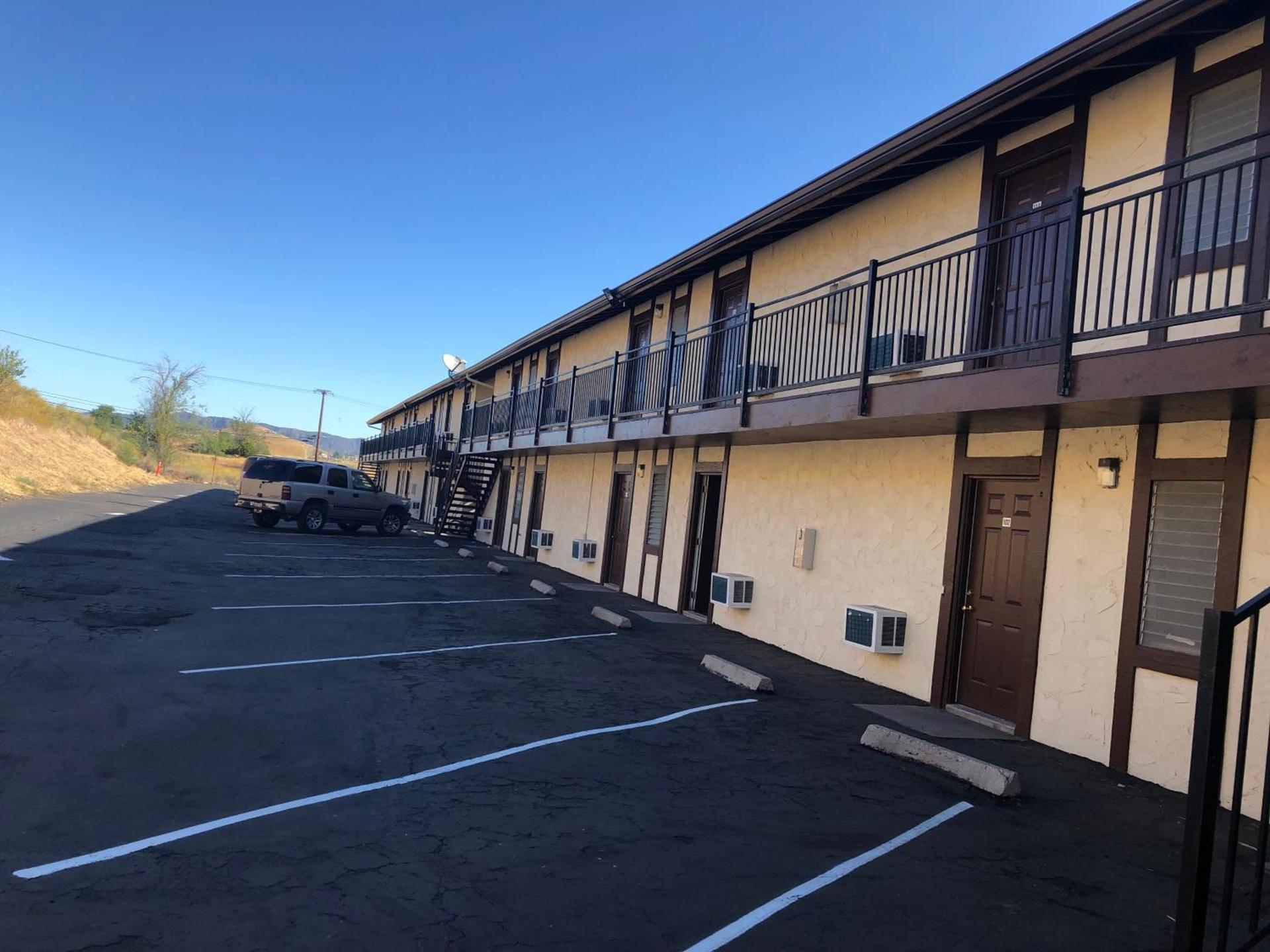 Golden Hills Motel photo 5