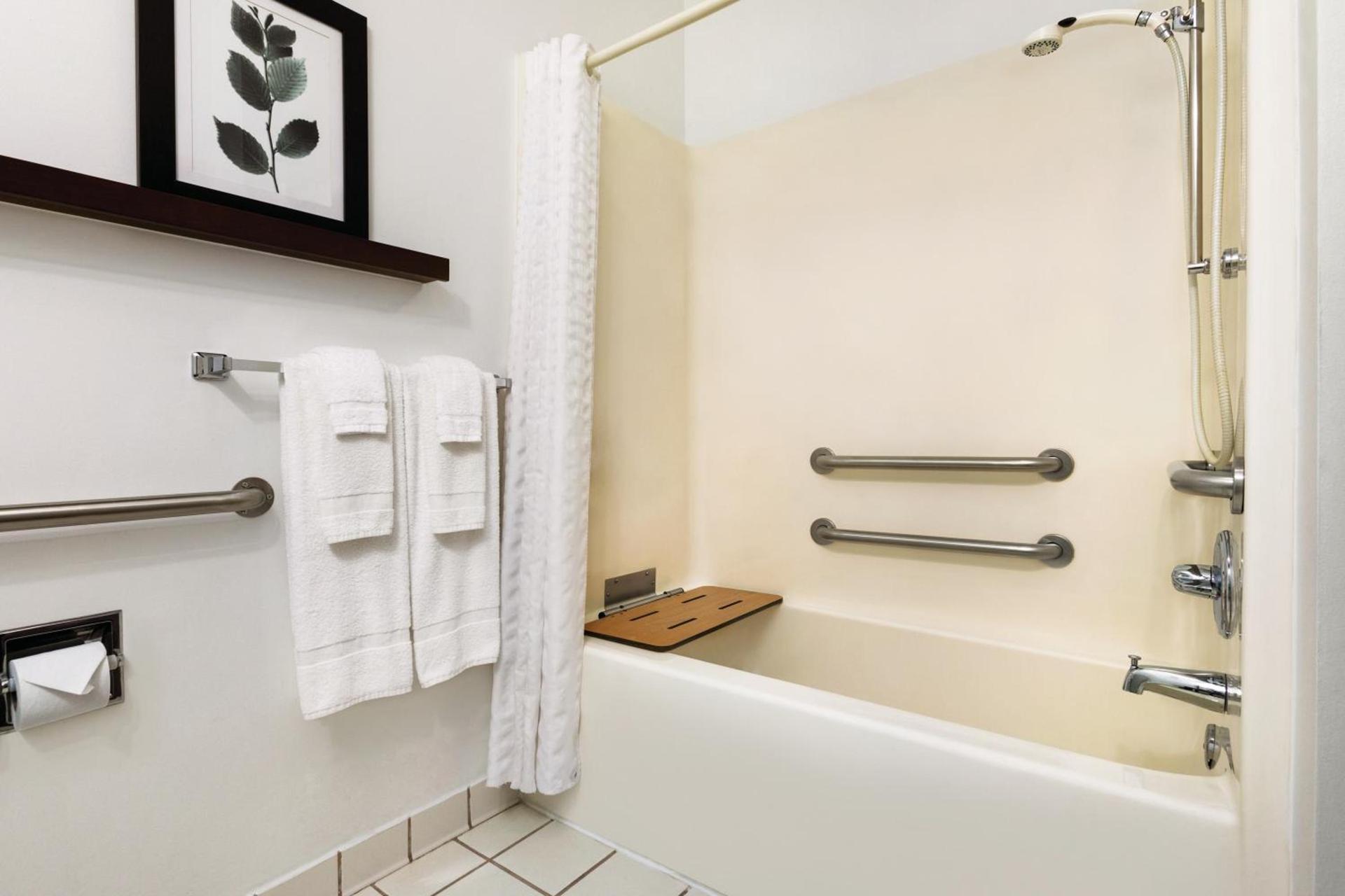 Country Inn & Suites by Radisson, Springfield, OH photo 20