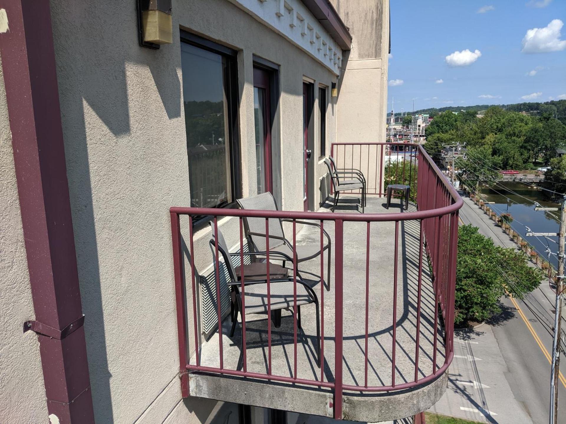 Riverside Tower photo 5