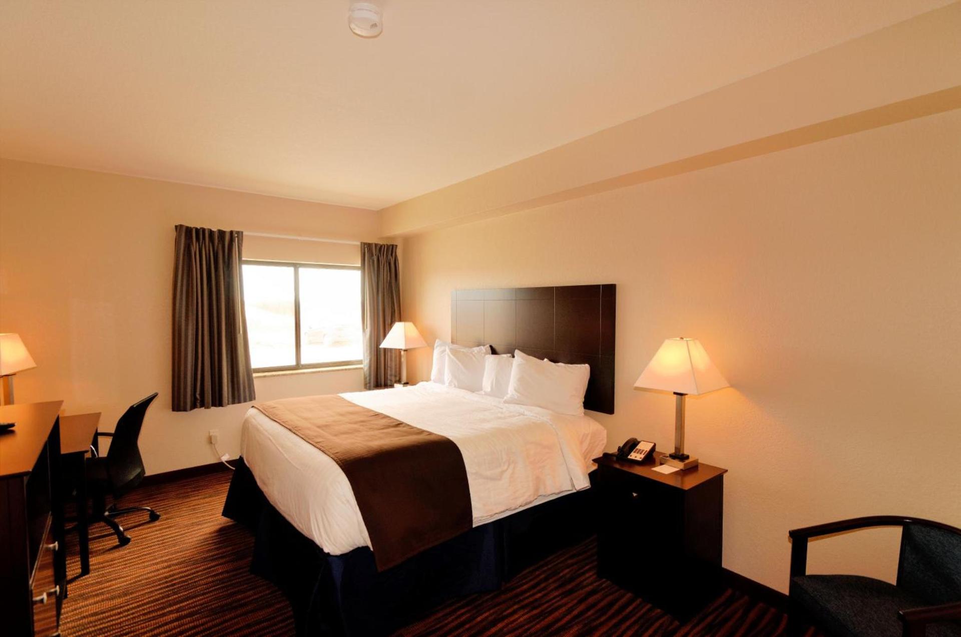 Cobblestone Inn & Suites - Denison | Oak Ridge photo 8