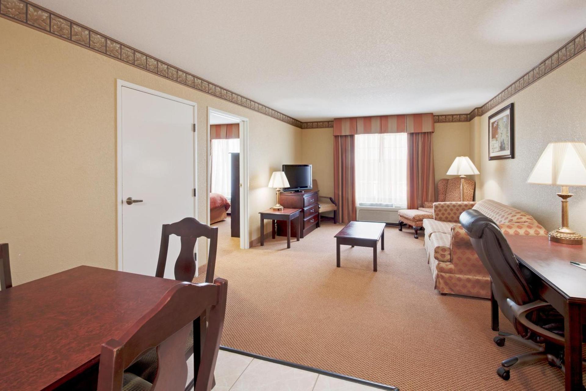 Country Inn & Suites by Radisson, Hot Springs, AR photo 66