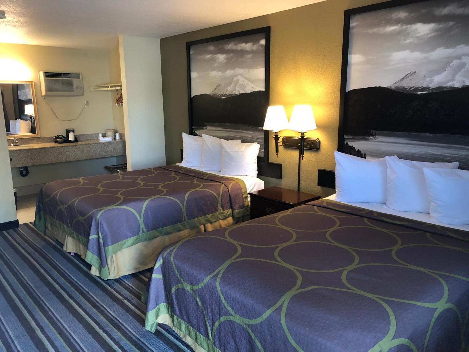 Super 8 by Wyndham Corning photo 20