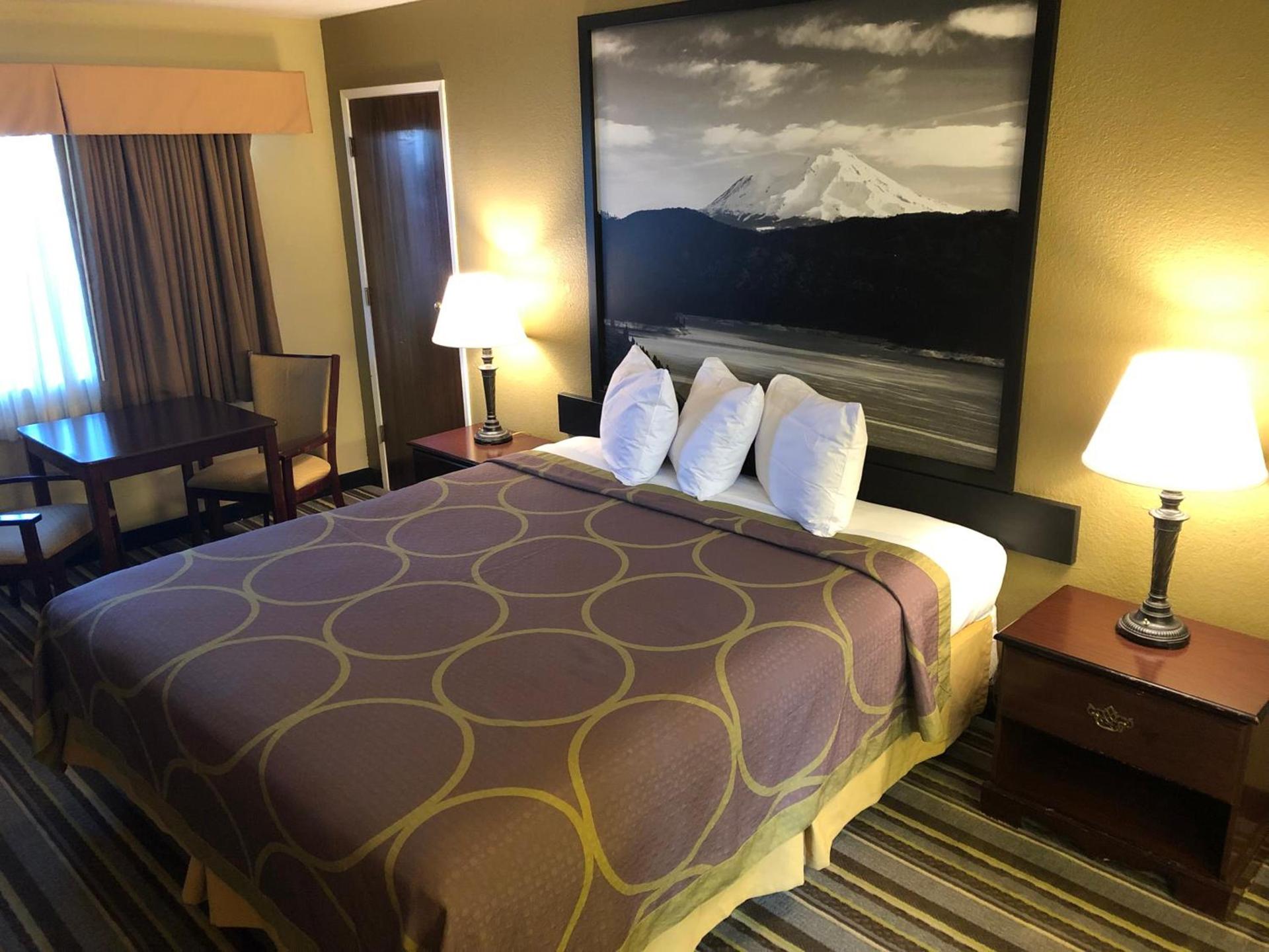Super 8 by Wyndham Corning photo 21