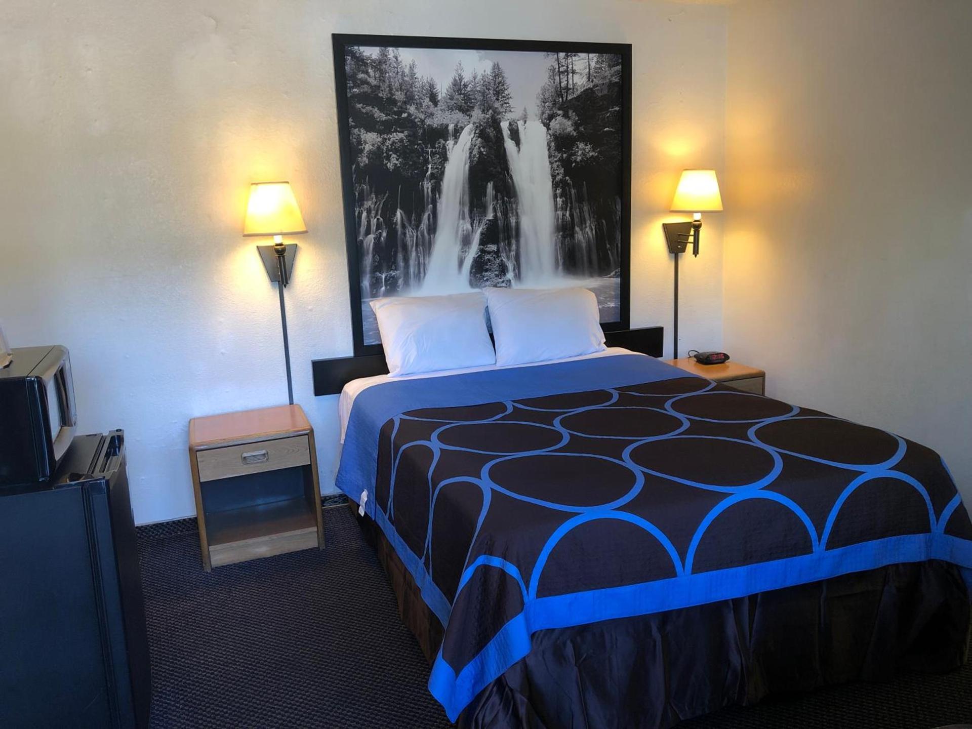 Super 8 by Wyndham Red Bluff photo 33