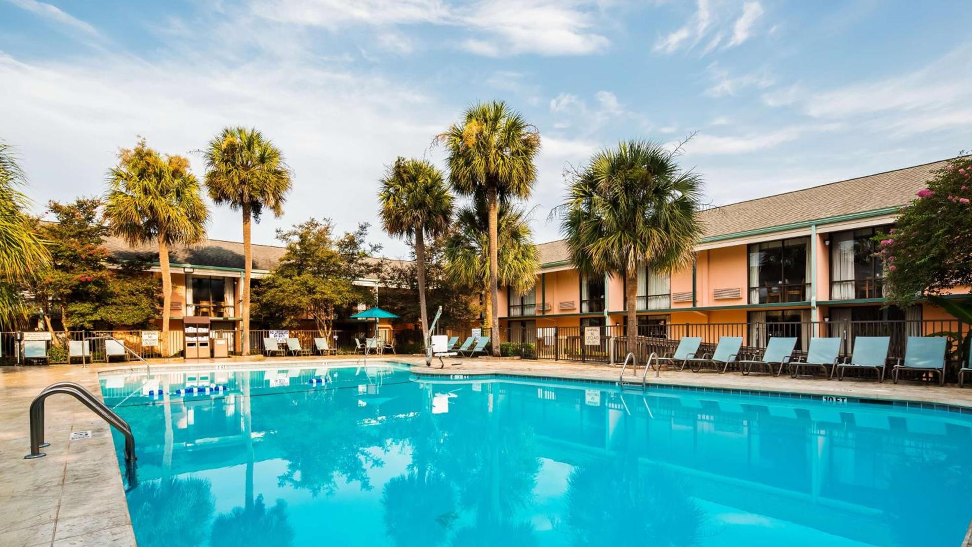 Best Western Charleston Inn photo 64