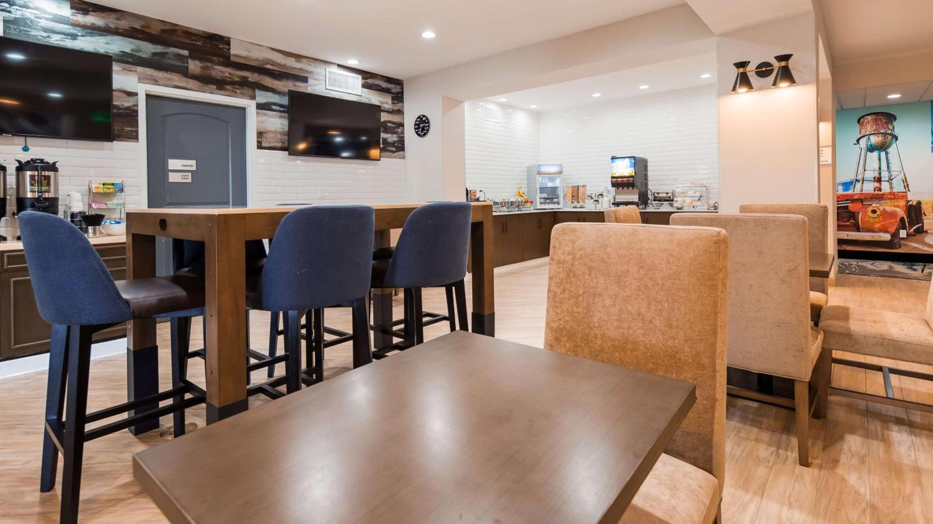 Best Western Plus New Barstow Inn & Suites photo 8
