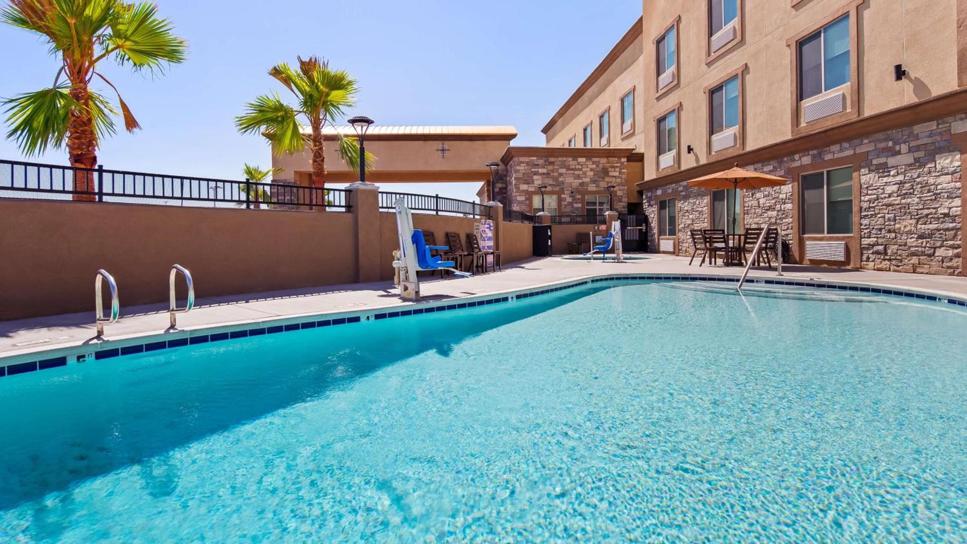 Best Western Plus New Barstow Inn & Suites photo 9