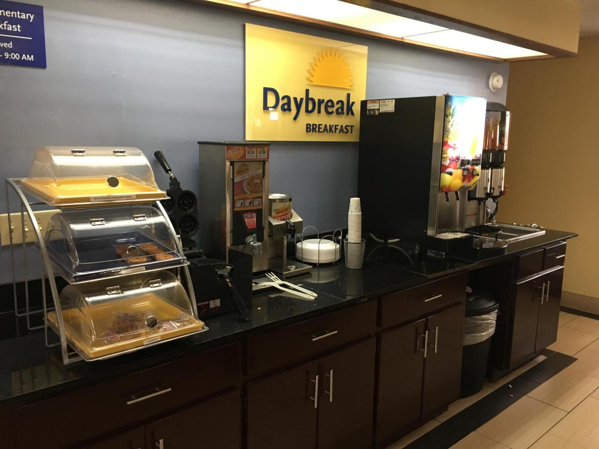 Days Inn by Wyndham Eufaula AL photo 18