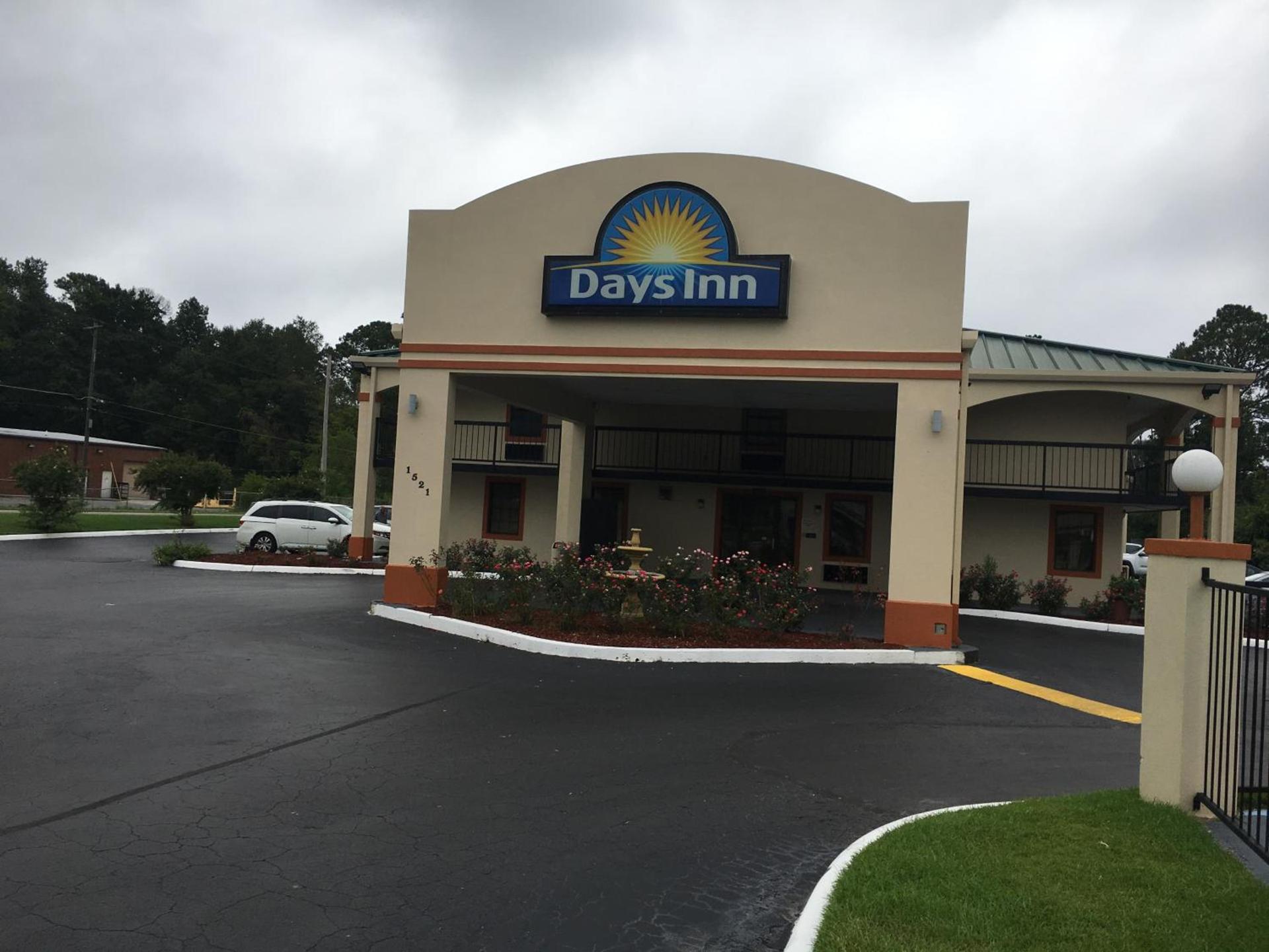 Days Inn by Wyndham Eufaula AL photo 30