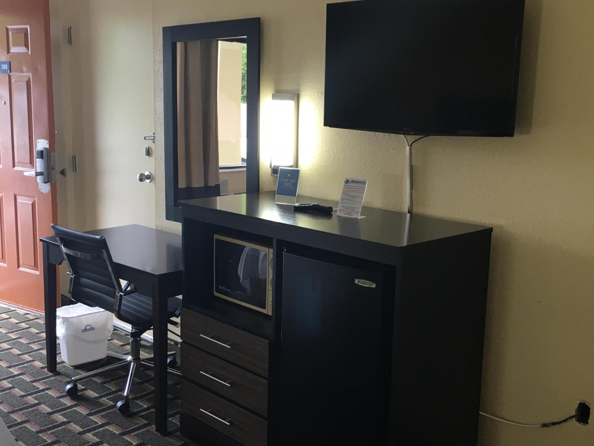 Days Inn by Wyndham Eufaula AL photo 23