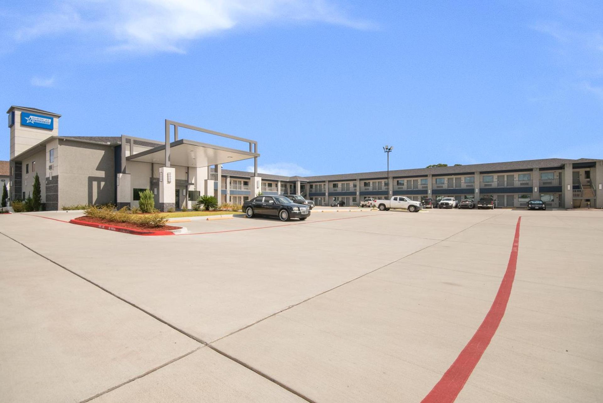 Americas Best Value Inn & Suites Northeast Houston Downtown I-610 photo 2