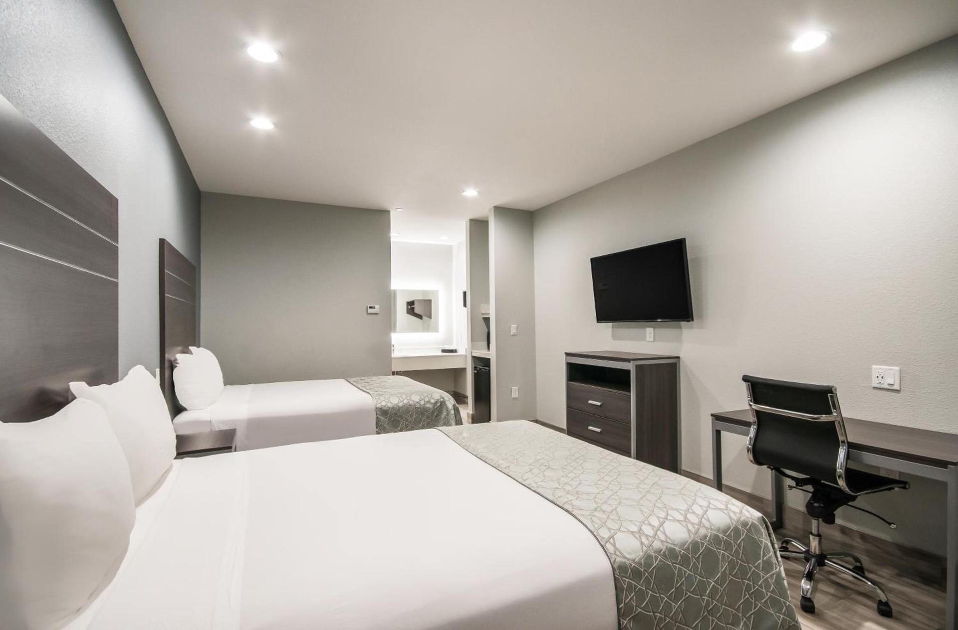 Americas Best Value Inn & Suites Northeast Houston Downtown I-610 photo 16
