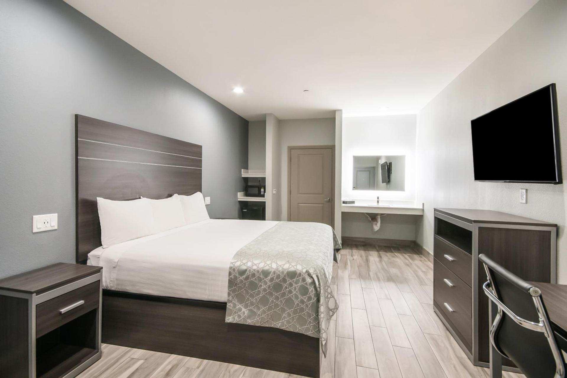 Americas Best Value Inn & Suites Northeast Houston Downtown I-610 photo 11
