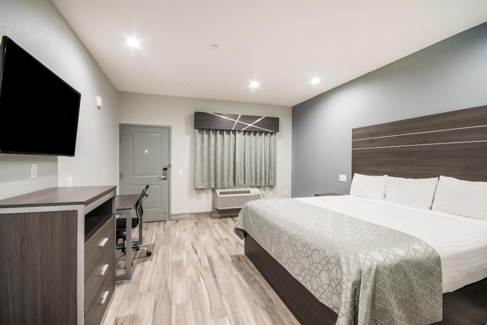 Americas Best Value Inn & Suites Northeast Houston Downtown I-610 photo 19