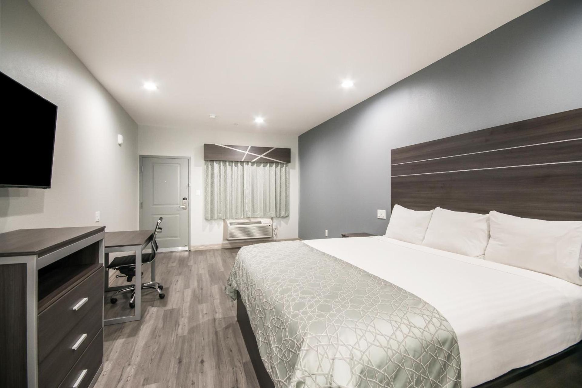 Americas Best Value Inn & Suites Northeast Houston Downtown I-610 photo 12