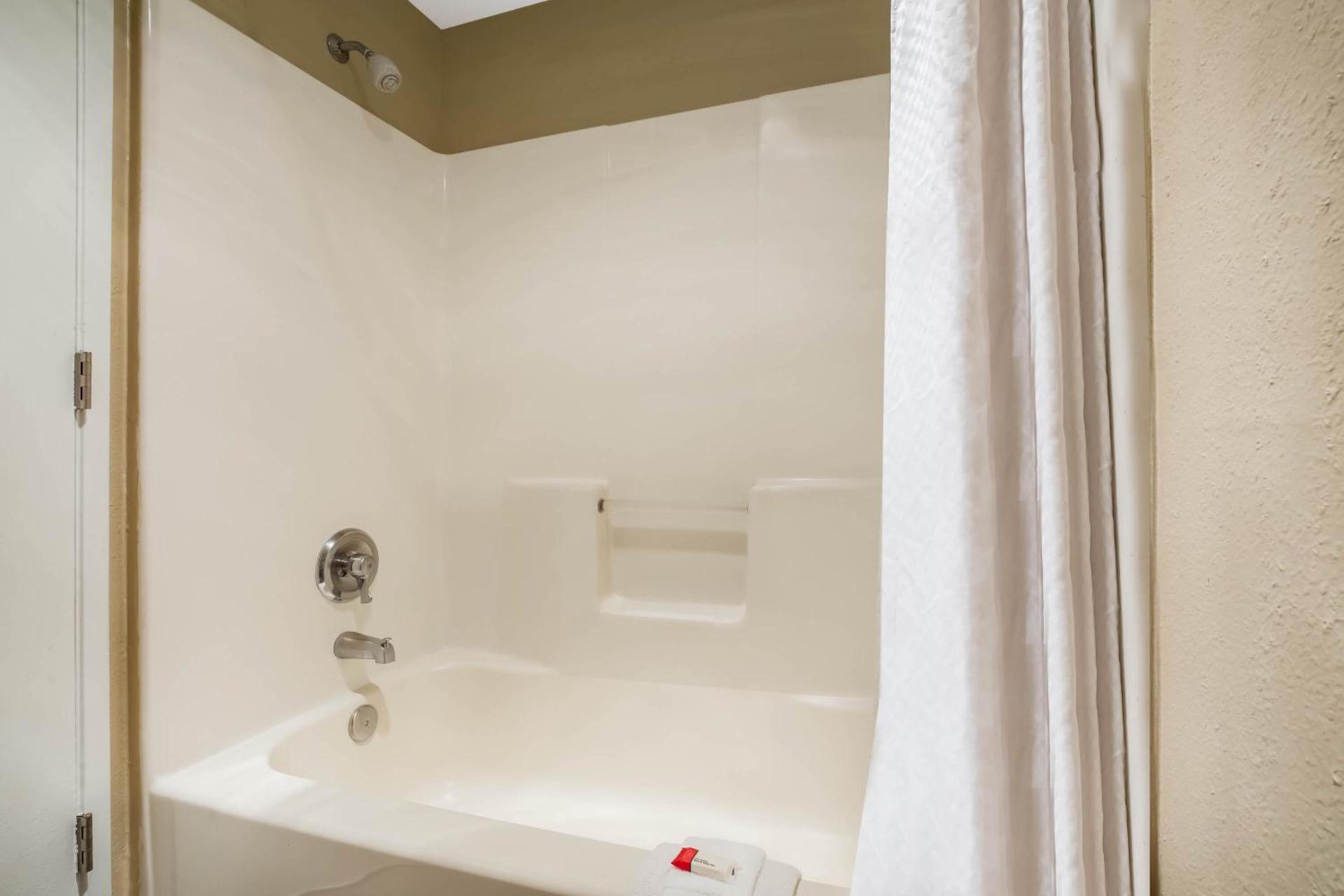 Baymont by Wyndham Tri-Cities/Kennewick WA photo 3