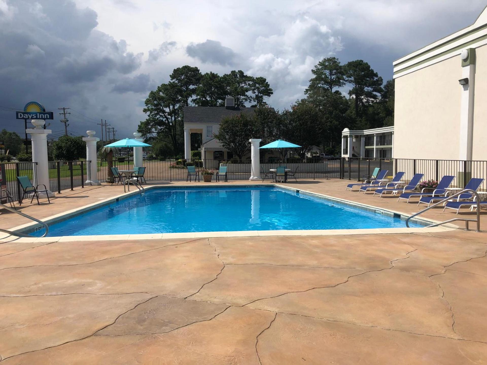 Days Inn by Wyndham Natchez photo 28