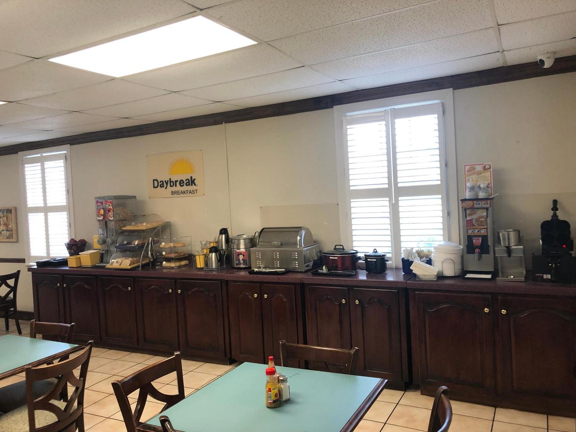 Days Inn by Wyndham Natchez photo 30