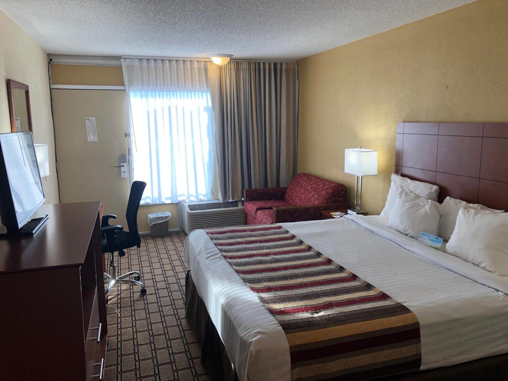 Days Inn by Wyndham Natchez photo 24