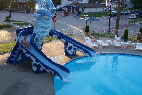 Colonial motel photo 80