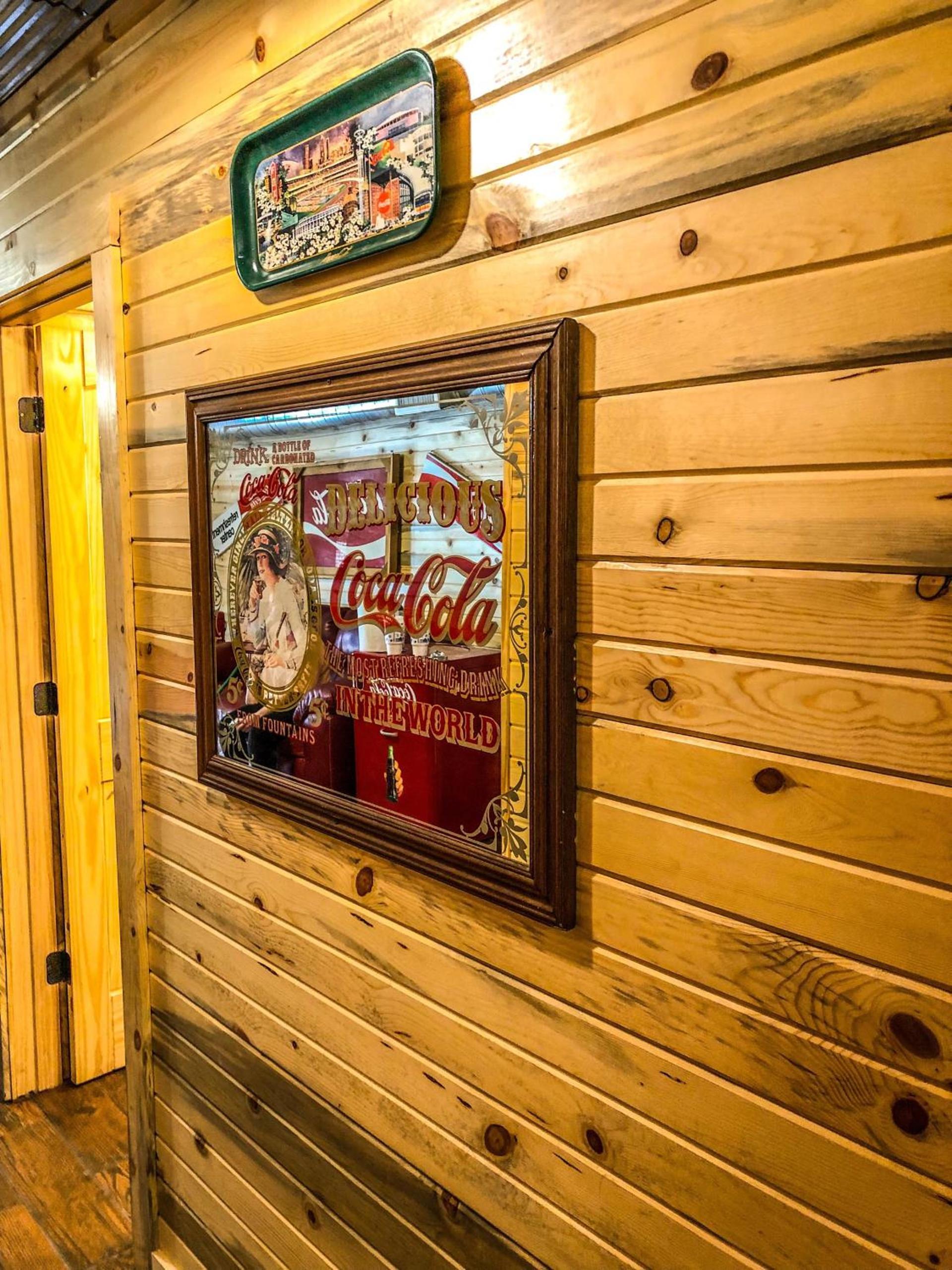 Samantha's Timber Inn photo 53