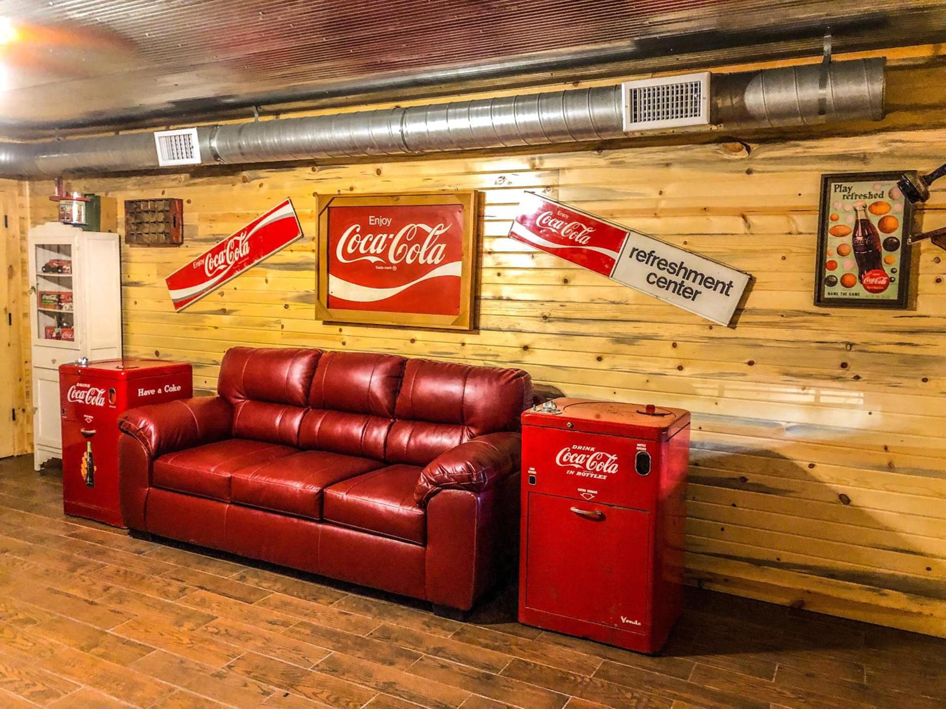 Samantha's Timber Inn photo 50