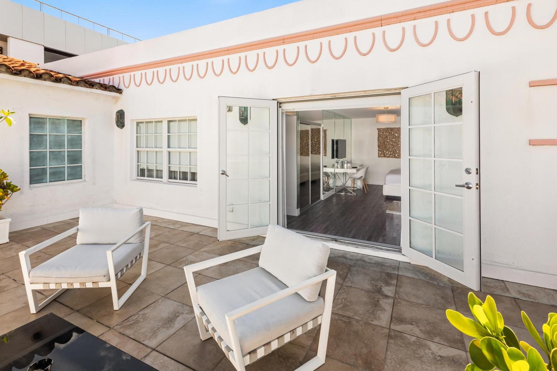 President Hotel Villa photo 35