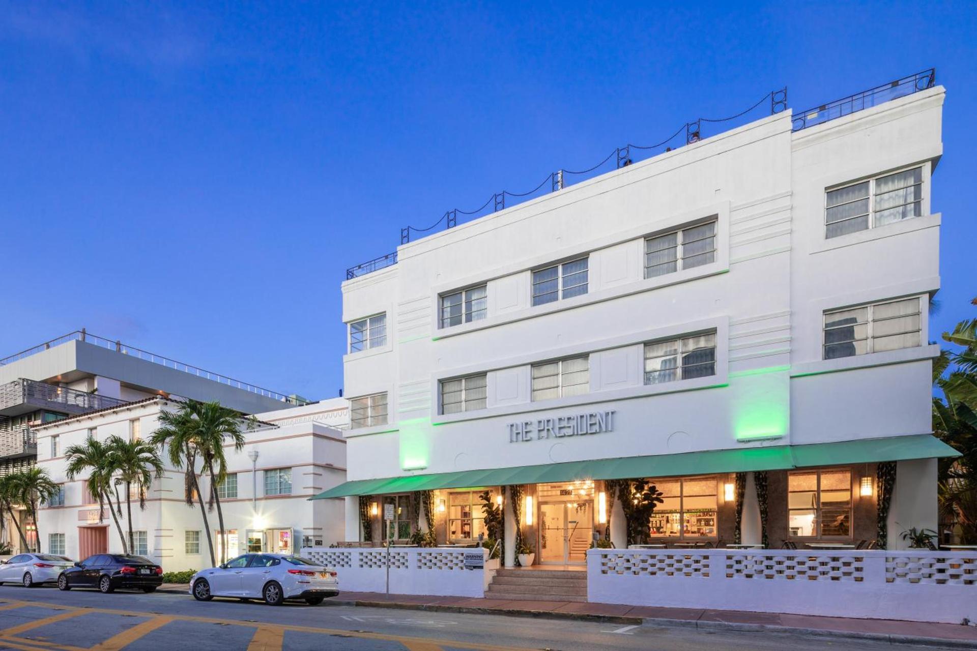 President Hotel Villa photo 1