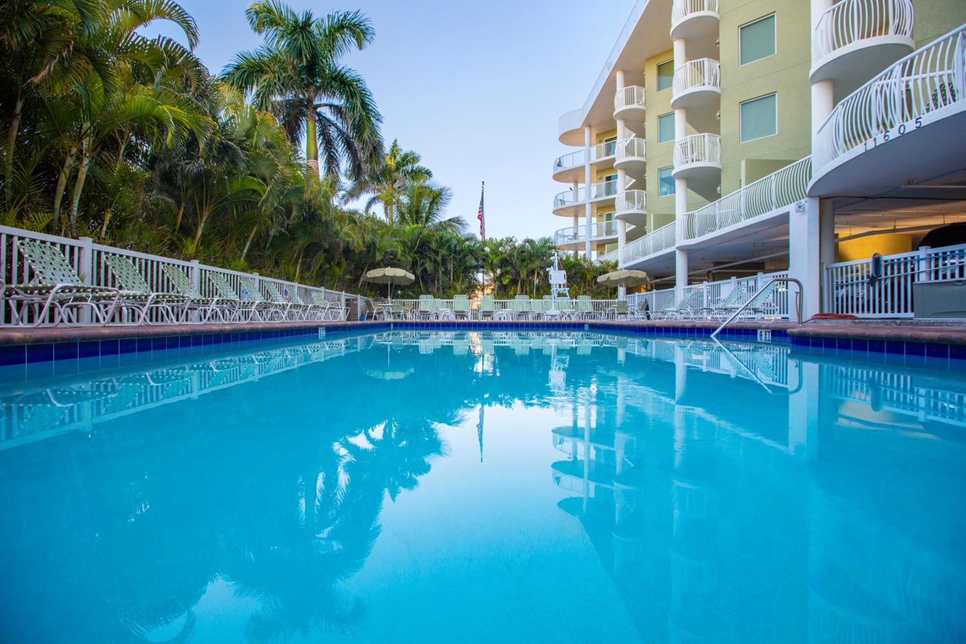 Crystal Palms Beach Resort photo 3