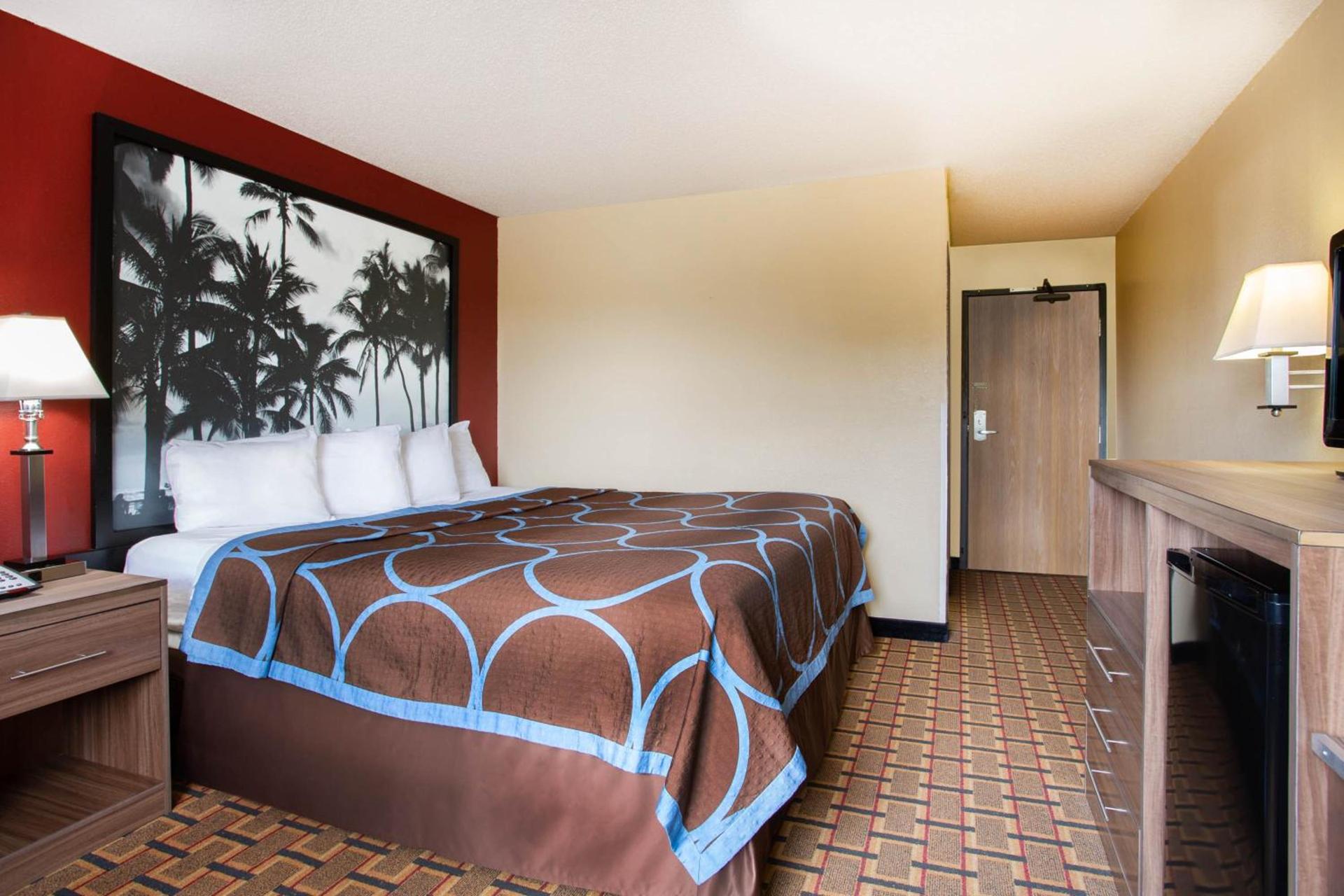 Super 8 by Wyndham Chester/Richmond Area photo 19