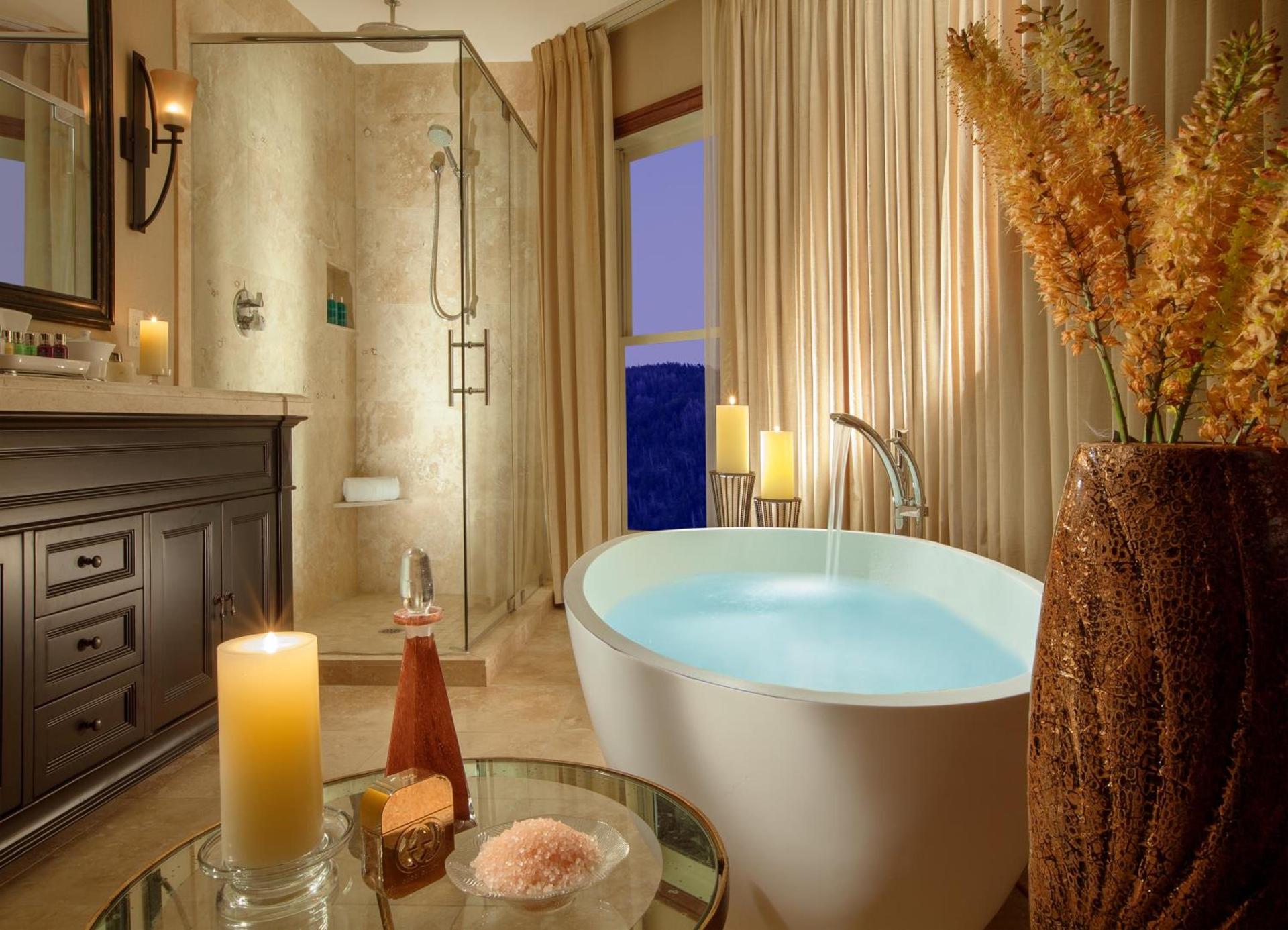 Rustic Inn Creekside photo 2