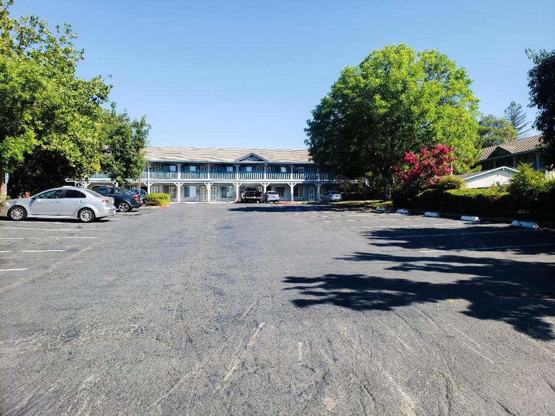 Super 8 by Wyndham Auburn photo 13