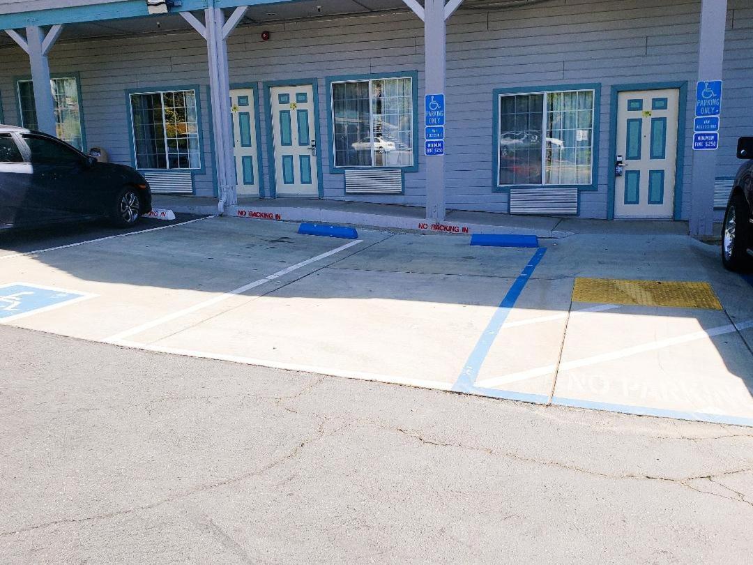 Super 8 by Wyndham Auburn photo 12