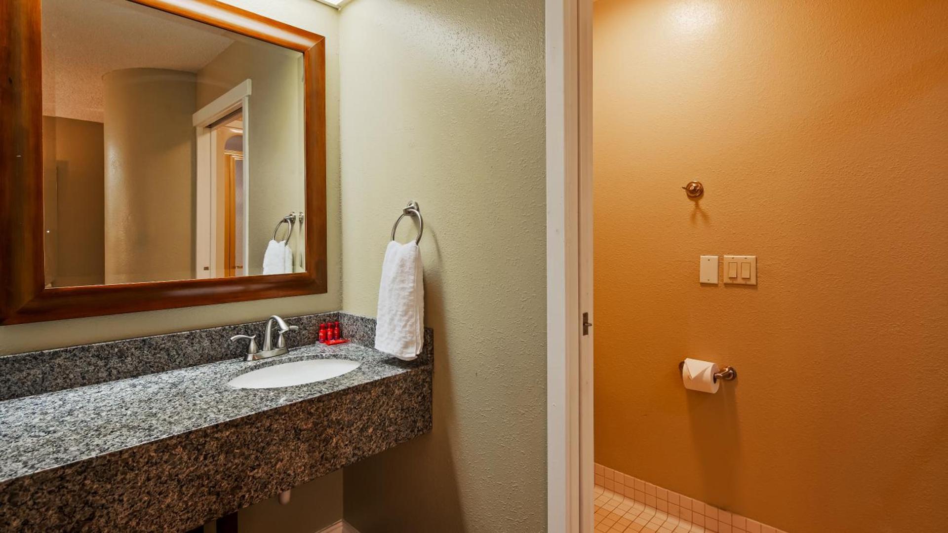 Days Inn by Wyndham Thornton photo 41