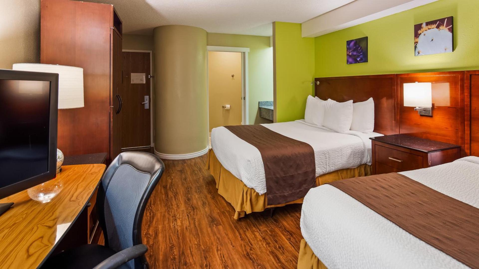 Days Inn by Wyndham Thornton photo 37