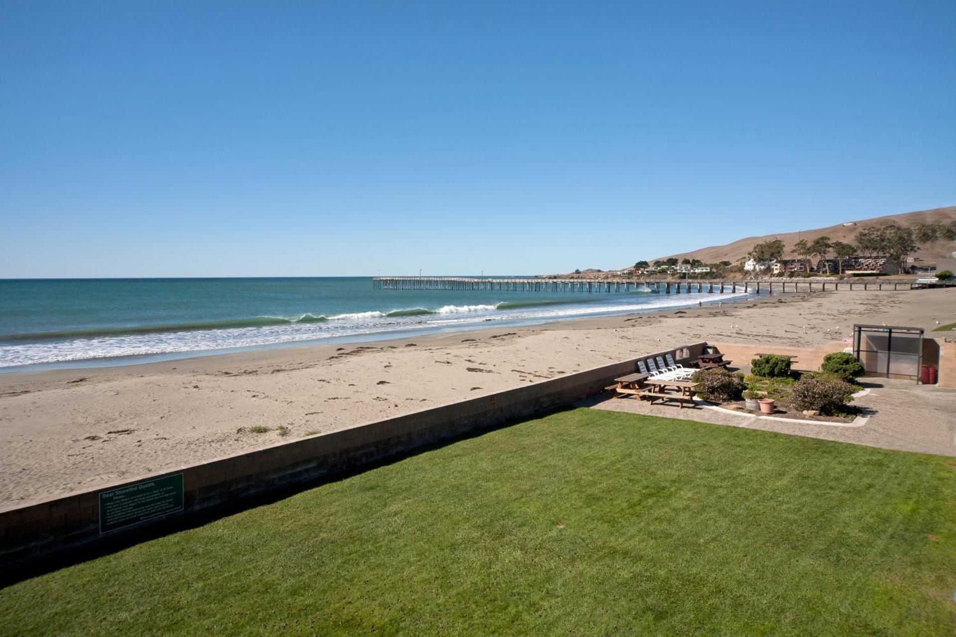 Shoreline Inn...on the beach photo 4