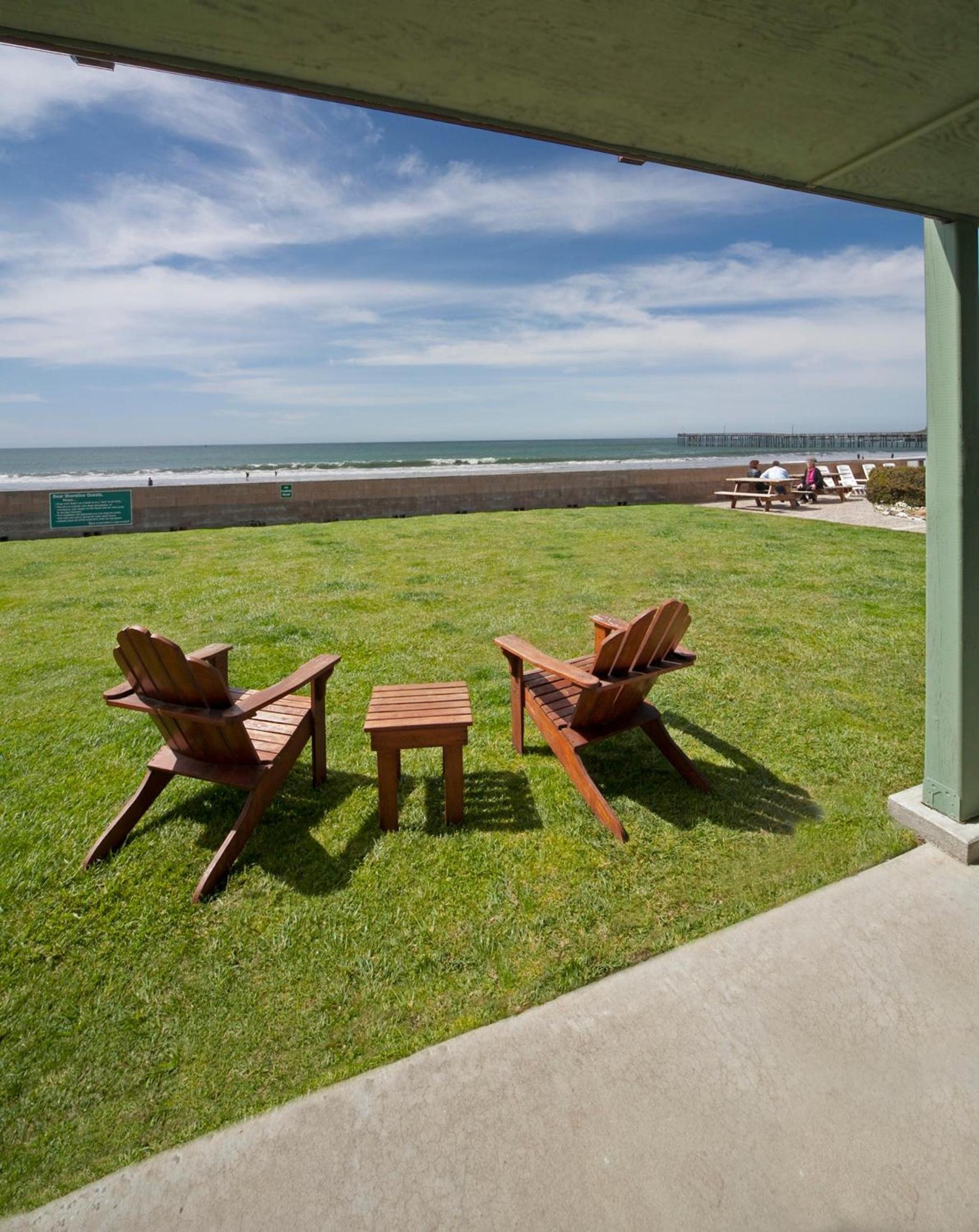 Shoreline Inn...on the beach photo 3