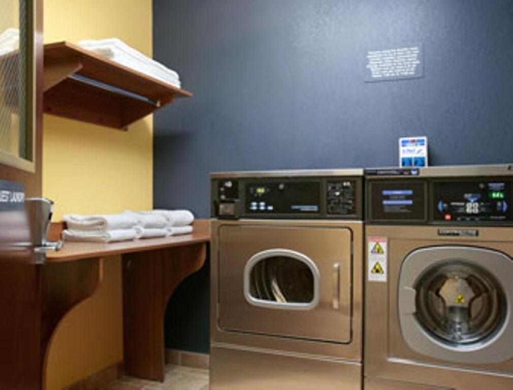 Microtel Inn & Suites Chili/Rochester photo 19